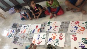 kids-hand-print